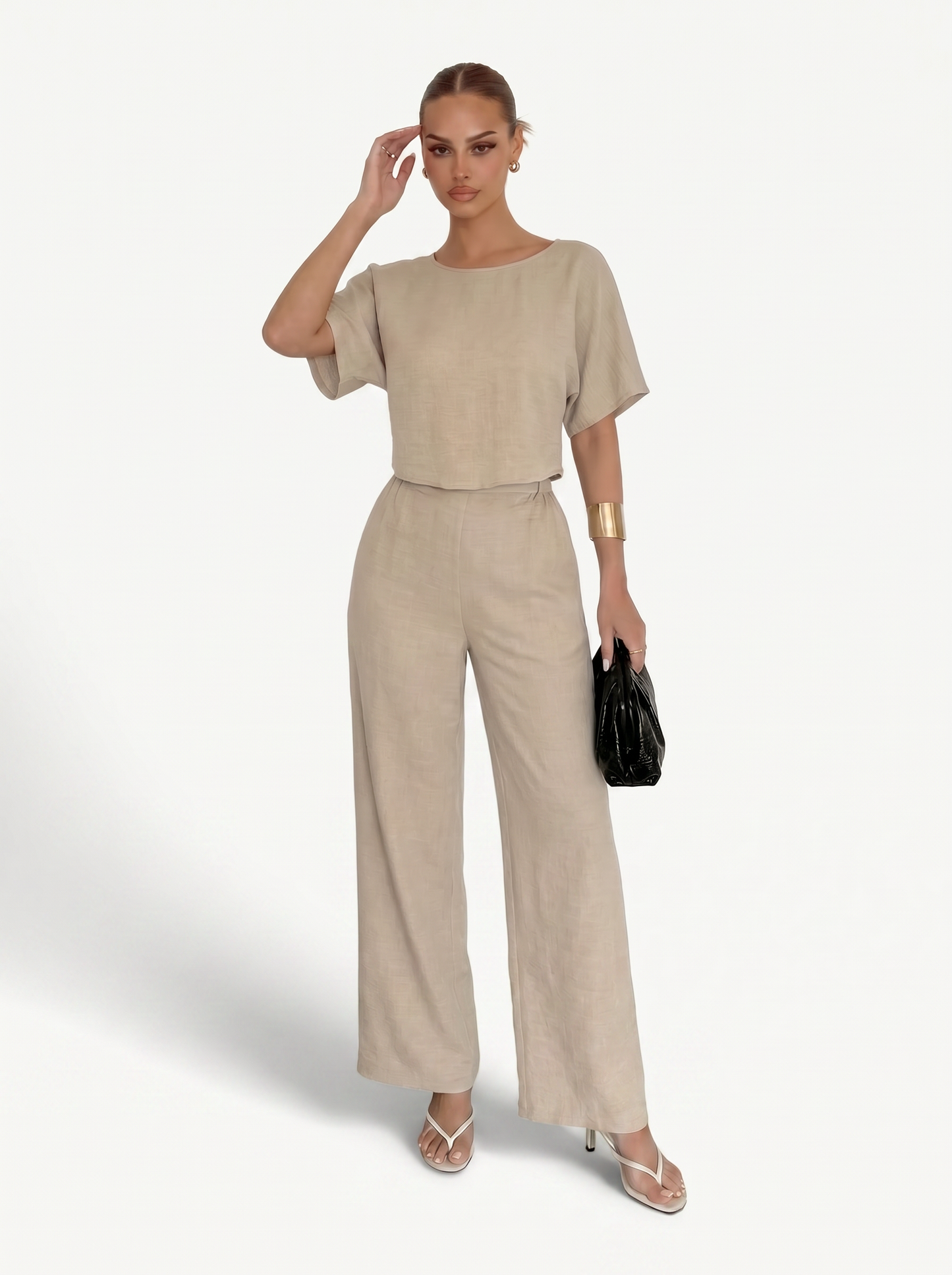 Valencia Linen Set beige – frontaal hand omhoog, wide-leg linnen broek