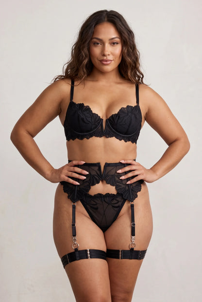 Dames lingerie set van vier stuks met dijbanden en handschoenen - Chiara Zwart